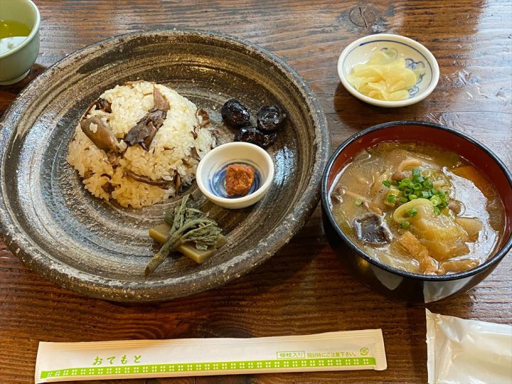 まんさく 農園 食堂