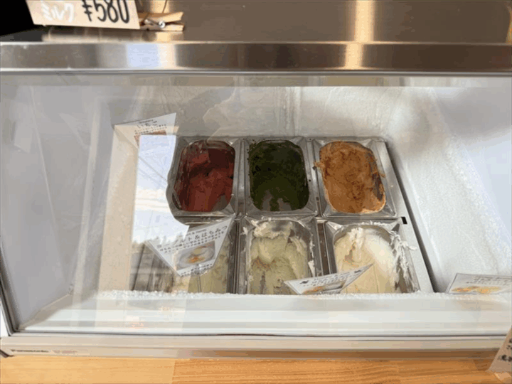 店内　ジェラート