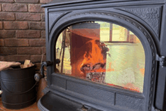 総合案内所薪ストーブ