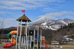 遊具と磐梯山