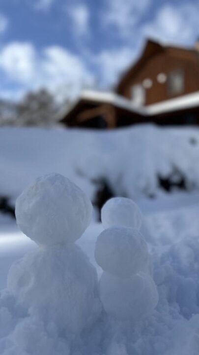 ふわうわ雪で作った小さな雪だるま