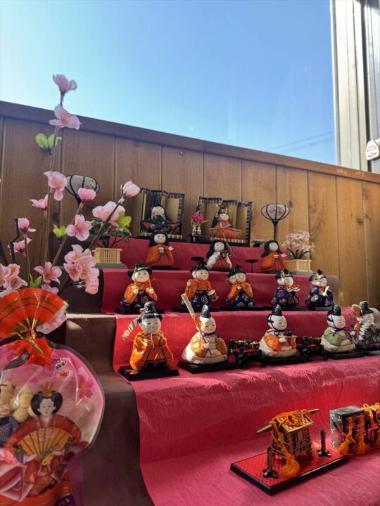 お雛様がお出迎え